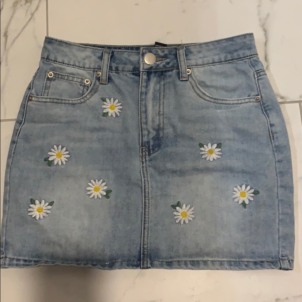 forever 21 daisy denim skirt